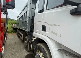 Shacman (Shaanxi) 8×4 SX33186T366C