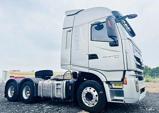 Hongyan Genlyon C6HR CQ4266HV56