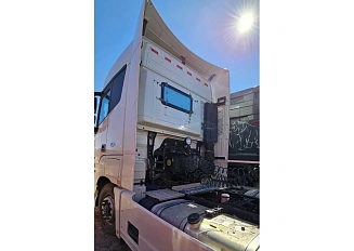 Foton Auman EST A H5 4×2 BJ4189SLFKA