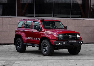 Tank 300 City Adventure Arctic Trucks