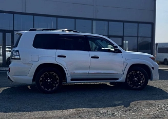 Lexus LX 570