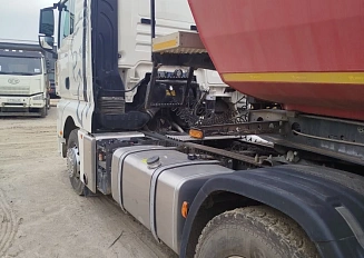 Sitrak C7H 4×2 ZZ4186V361HE