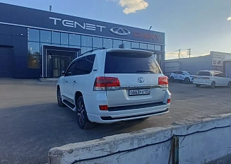 Toyota Land Cruiser 200