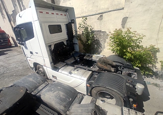 Foton Auman EST A H5 4×2 BJ4189SLFKA