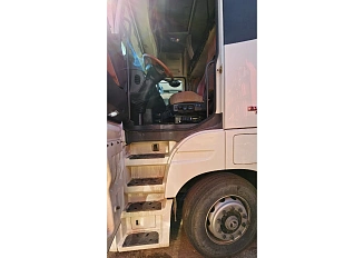 Foton Auman EST A H5 4×2 BJ4189SLFKA